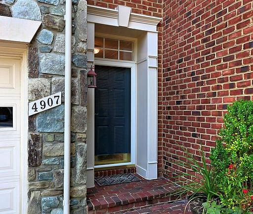 3rd image of 4907 Donovan Dr