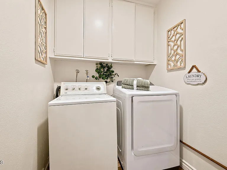 664 Holly Ave — Photo 19