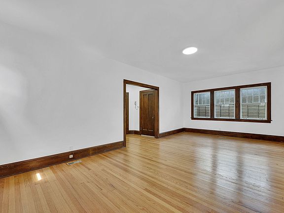 5th image of 7616 N Rogers Ave