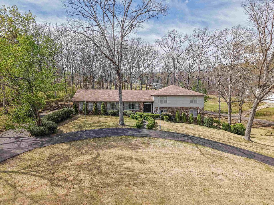 1st image of 259 Country Club Ln
