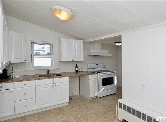 3rd image of 8 Hillside Ave