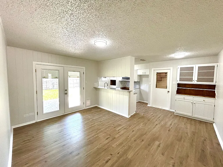 116 Roundtree Dr — Photo 4