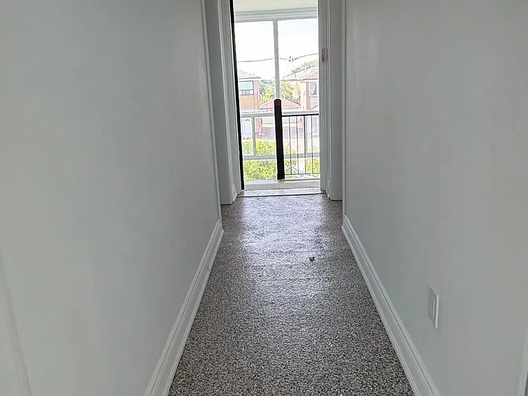 9 Allenby Ave #4 — Photo 8