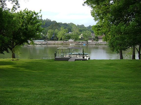 2nd image of 1625 River Shores Dr