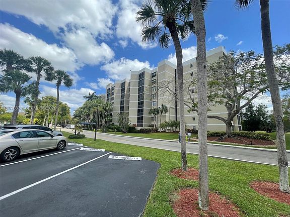 2nd image of 16300 Golf Club Rd APT 508