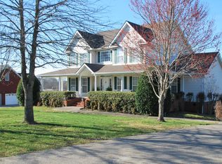 32 Fox Run Ln, Carthage, TN 37030