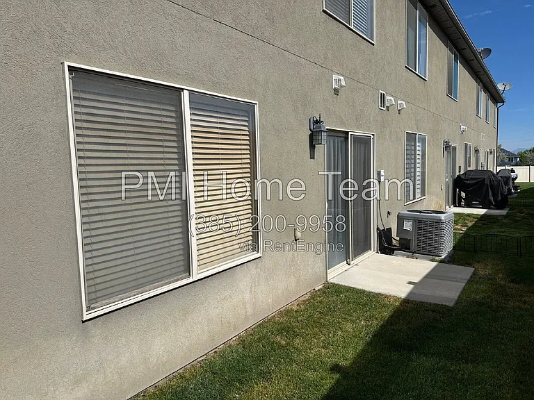 2414 S Andover St — Photo 18