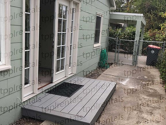 3rd image of 702 Belmont St