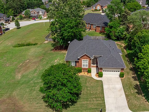 3rd image of 3709 Pavilion Dr