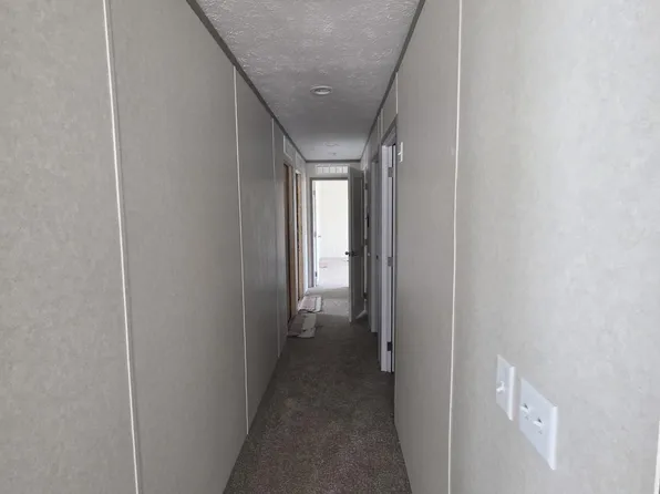 46 C St #46, Navarre, OH 44662