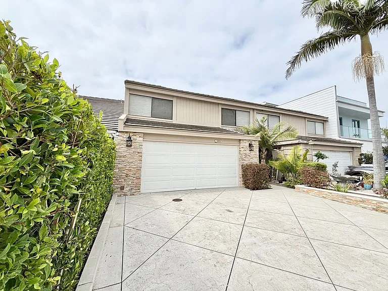 2551 Greencastle Ct — Photo 1