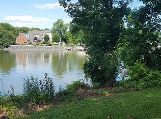 743 Sue Grove Rd, Essex, MD 21221