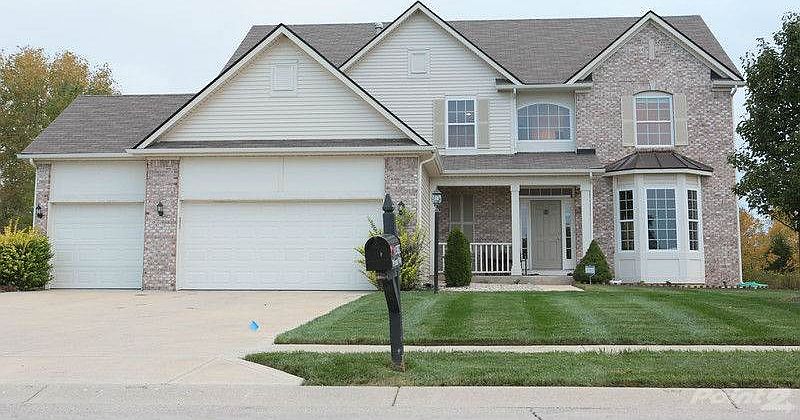 Exterior Front: Well maintained landscaping