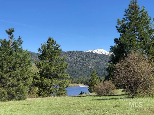 9606 Packer John Rd, Cascade, ID 83611