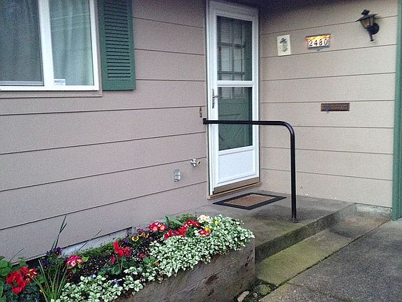 Front Entry, Flowers!