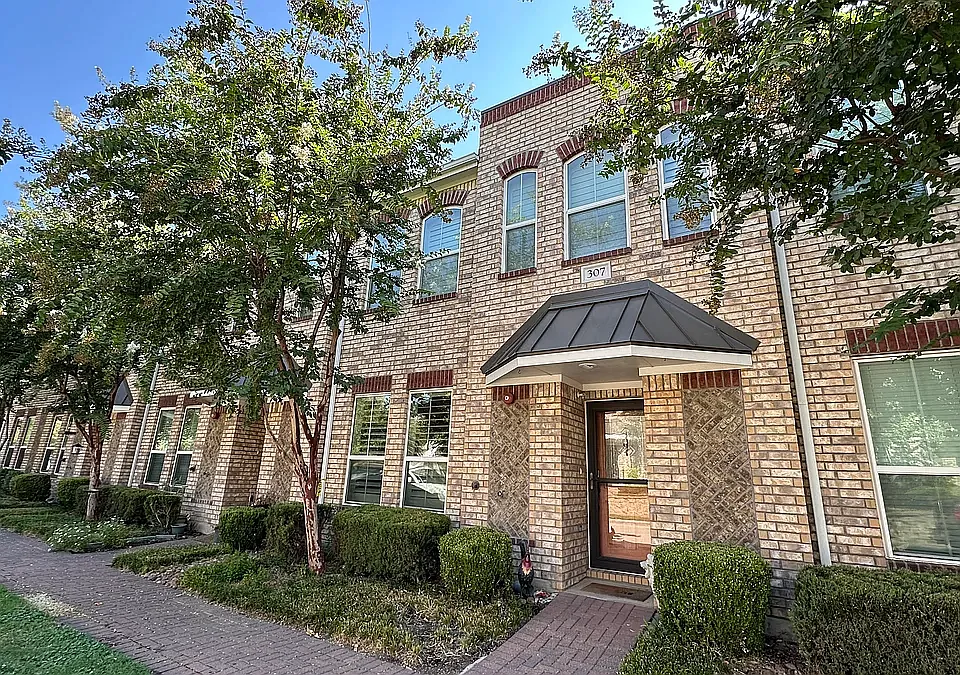 307 Lily Ln