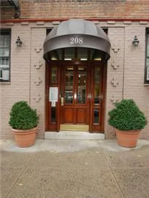 Rented by Buchbinder & Warren | media 14