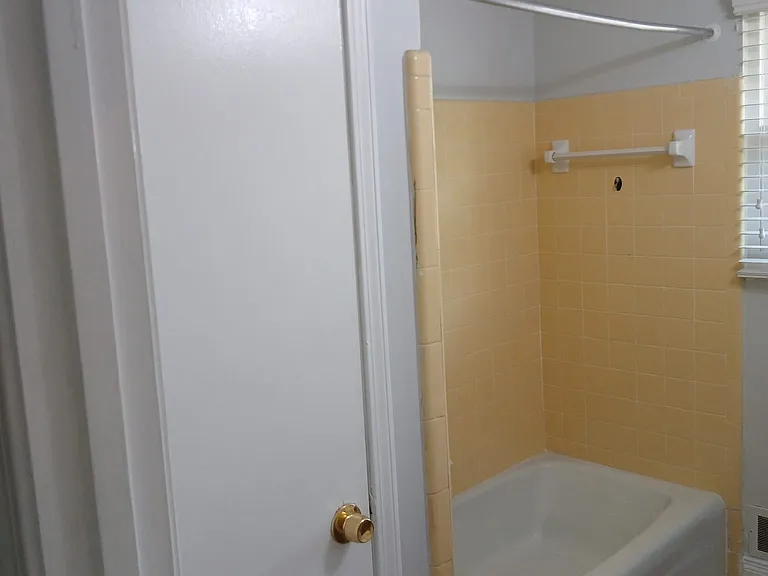 6090 King Arthur Dr — Photo 21