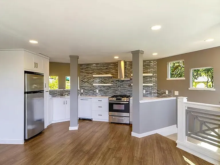 16001 Glen Una Dr — Photo 2