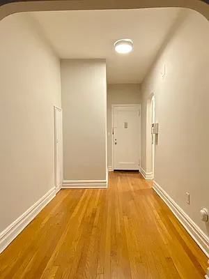 Rented by Metropolitan Equities | media 9