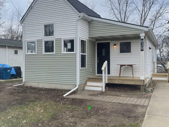 929 Woolsey Dr SW, Grand Rapids, MI 49503