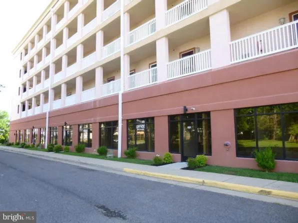 103 Irving Ave N #203, Colonial Beach, VA 22443
