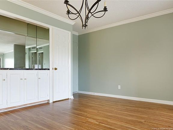 2nd image of 1100 Clarendon St APT 501