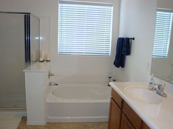 3rd image of 540 E Calle De Ocaso