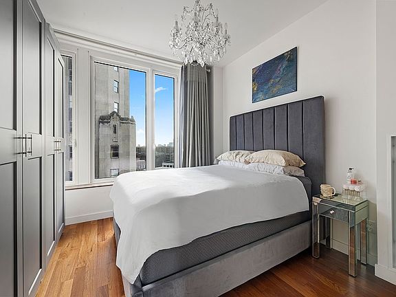 5th image of 15 William St APT 33G