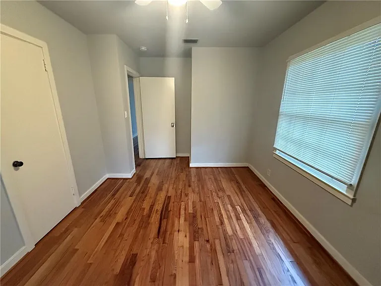 120 Paris Ave — Photo 5