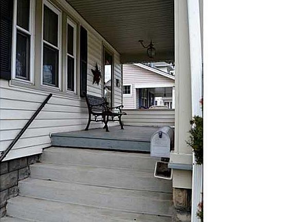 3rd image of 165 Elmwood Park W