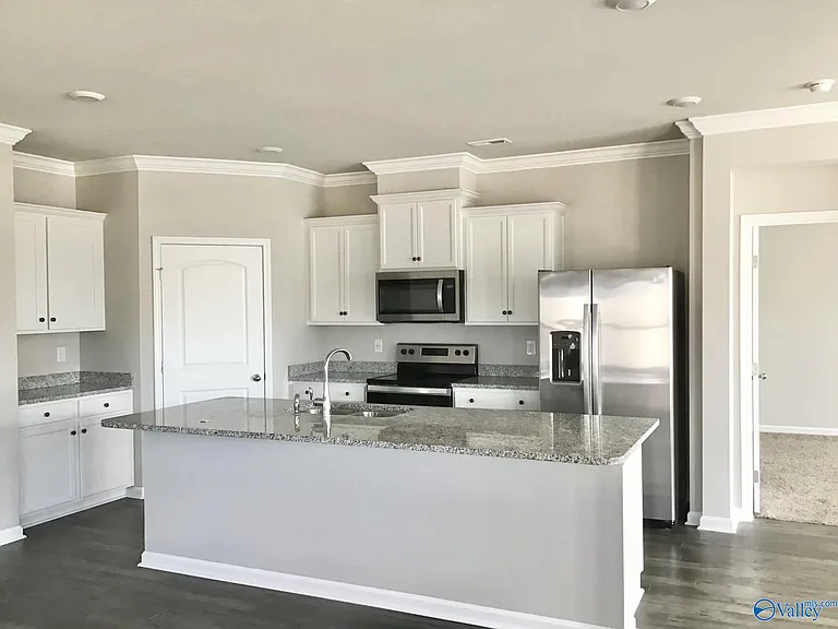 223 Ivyleaf Dr — Photo 2