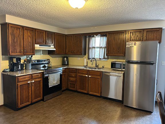 4th image of 1820 Lincoln Dr