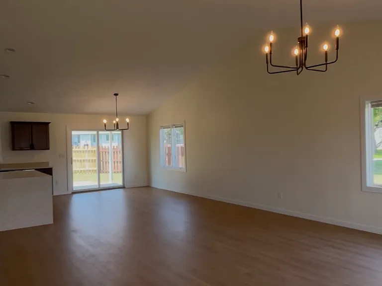 1403 E 57th Street Pl — Photo 12