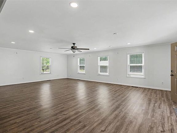 2nd image of 433 Truitt Rd