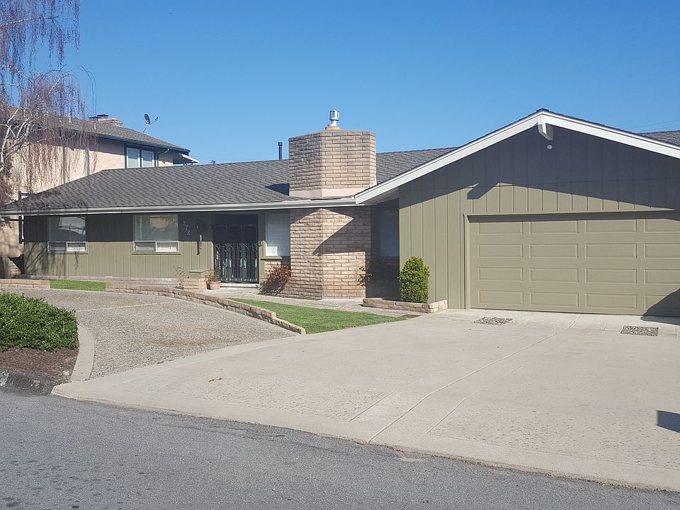 2nd image of 372 Country Club Dr