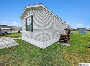 1015 Gordon Dr, Lincoln, NE 68522