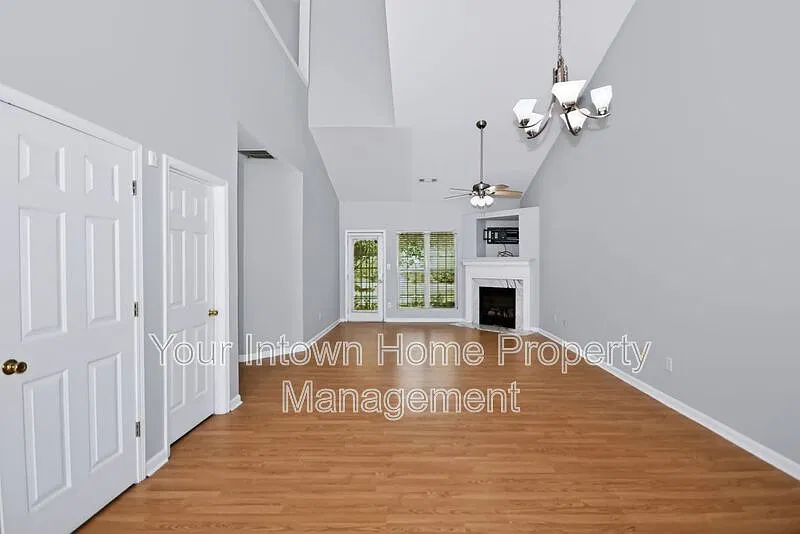 3 bed, 2.5 bath, 1508 sqft, $1,650 — Photo 2