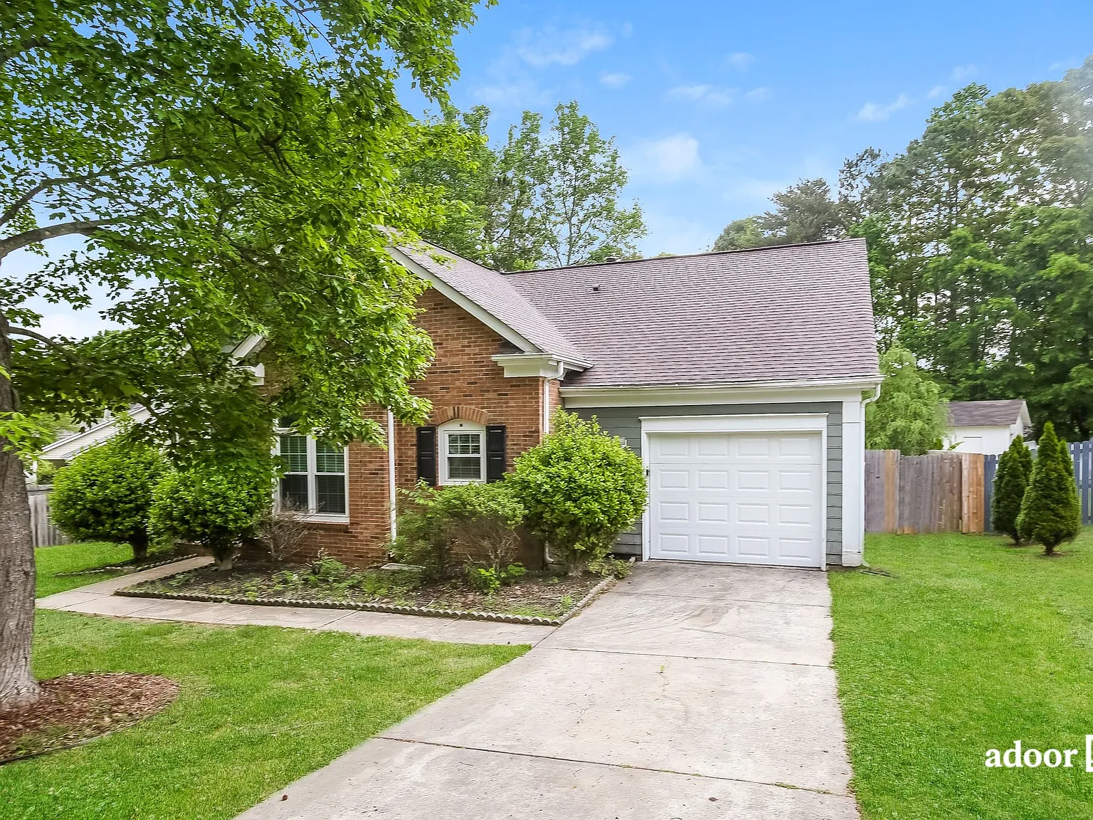 3 bed, 2.0 bath, 1455 sqft, $1,985 — Photo 3