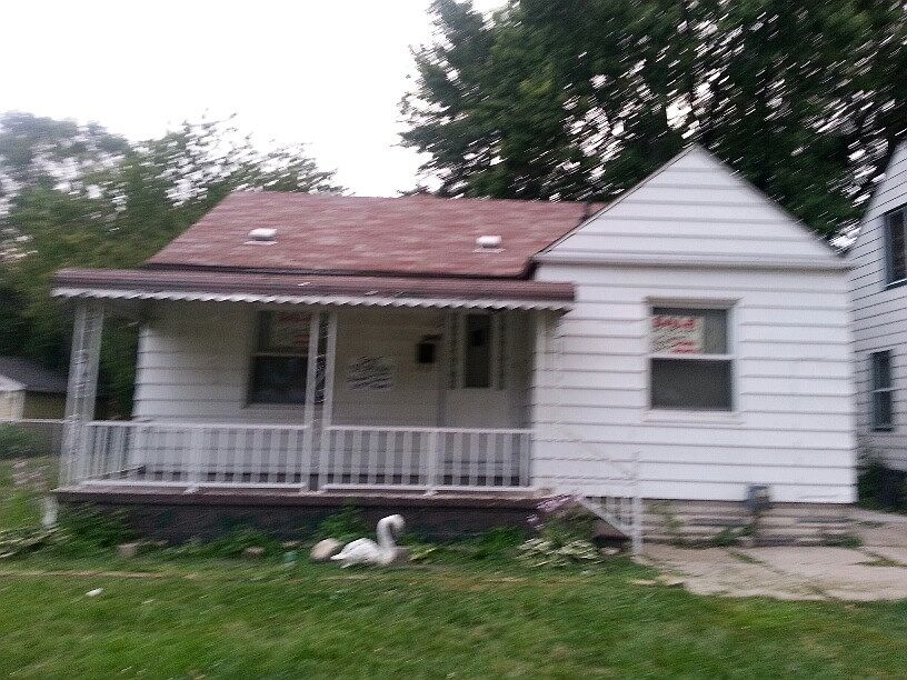 1st image of 1526 Applewood Ave