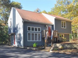 79 W Log Bridge Rd, Coventry, RI 02816