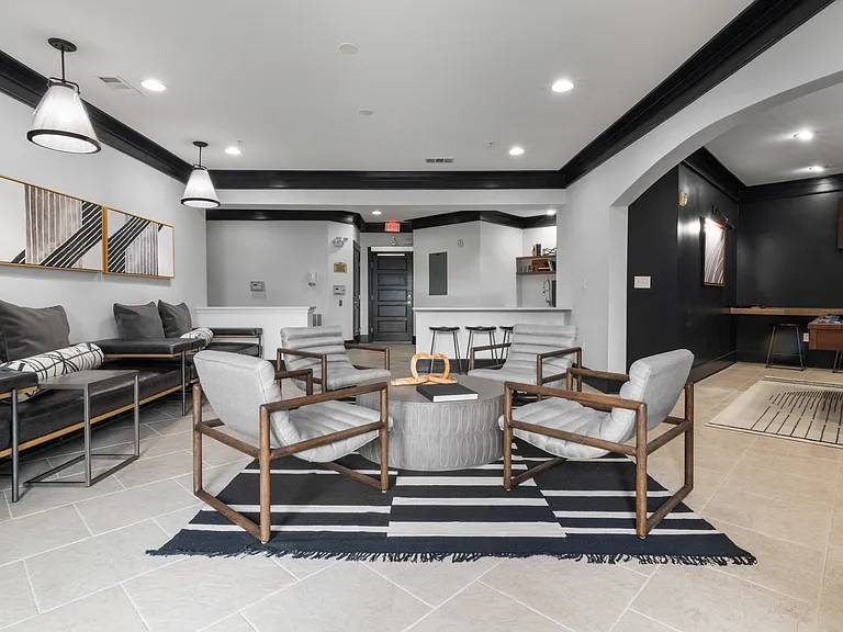 Oberlin Court Apartments — Photo 8