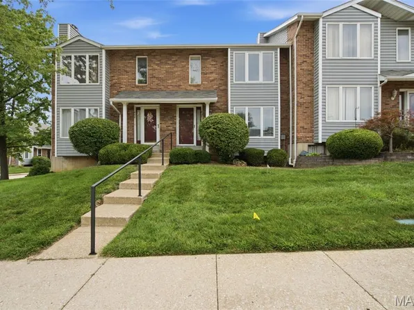 407 King Dr #G, Saint Charles, MO 63303