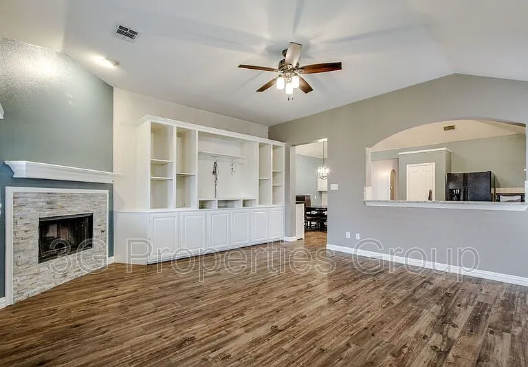 4516 Highridge Dr — Photo 17