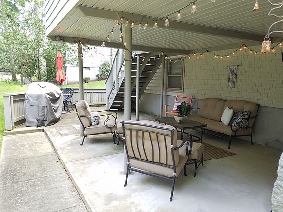 Covered Walkout Patio