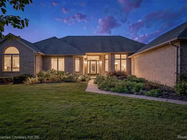 1297 Invitational Dr, Metamora, MI 48455