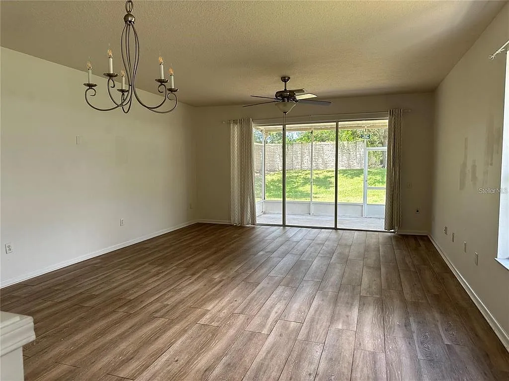 3 bed, 2.5 bath, 1596 sqft, $2,125 — Photo 3
