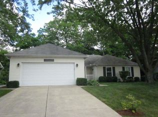 2047 Spring Green Dr, Wheaton, IL 60189