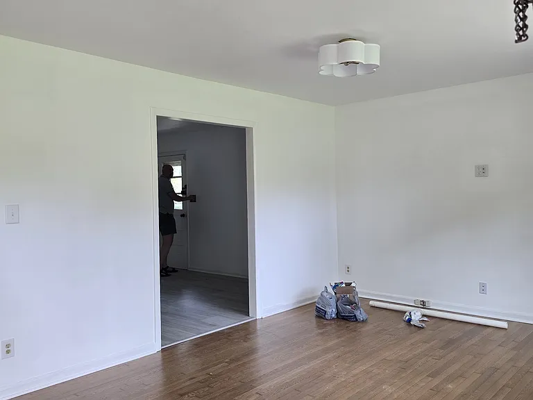 310 Cedarwood Ln — Photo 5