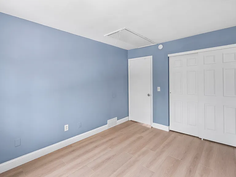 22 Lexington Dr — Photo 27